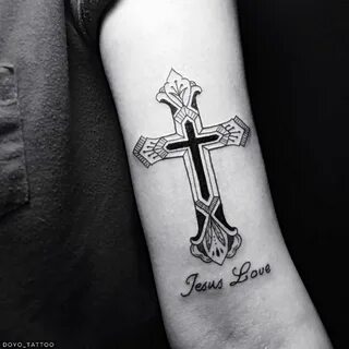 Татуировка с крестом