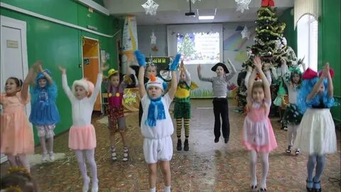 Новогодний танец в школе