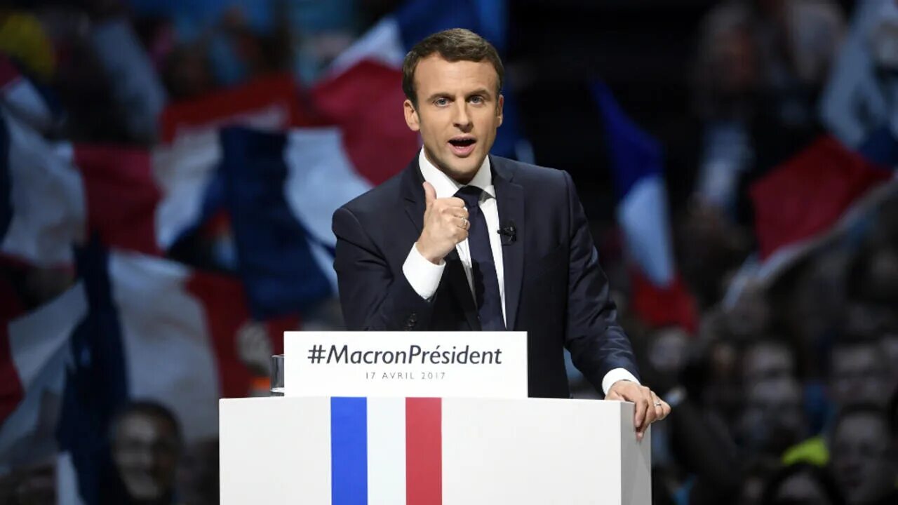 Фото боксирующего макрона. Макрон выборы 2017. Макрон партия. Макрон вперед Республика. Франция вперед.