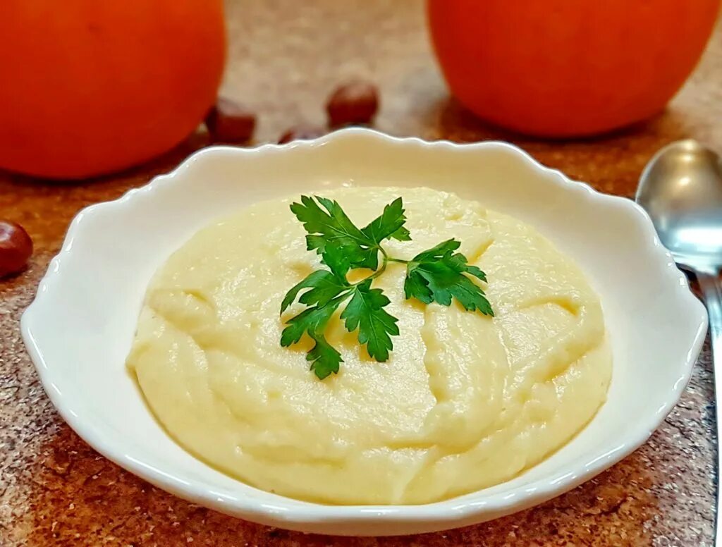 Алиго картофельно сырное пюре. Гарнир к пюре картофельному. Мишлен картофельное пюре. Картофельное пюре. Картофельное пюре.