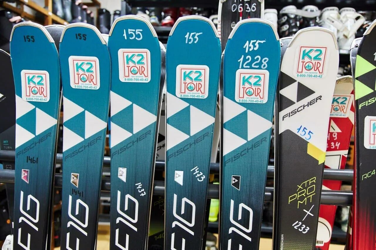 Прокат сноубордов в адлере. Сезонное хранение лыж и сноубордов. Лыжи напрокат. Прокат сноубордов в адлере. Прокат лыж и сноубордов.