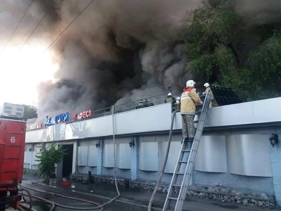 Пожар в Алматы. Пожар в жилом доме в Алматы. Пожара в кафе «Рахат»,.