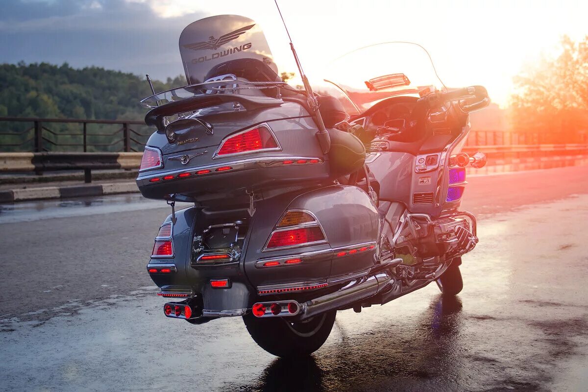 Honda gold wing. Хонда голд винг 1. Хонда голд винг 1800. Honda goldwing 1989. Honda gold wing 2005.