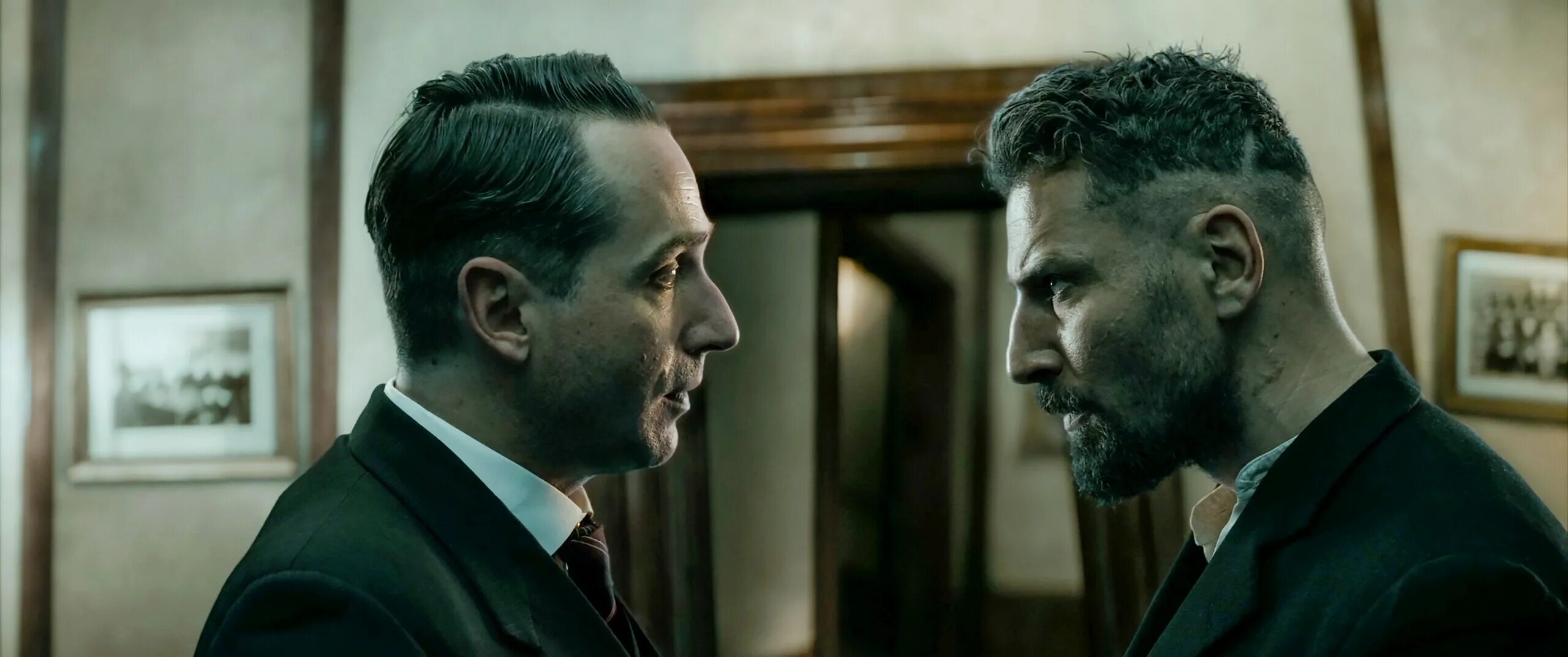 Хитерленд город грехов. Хитерленд город грехов. Хинтерленд: город грехов фильм 2022. Хинтерланд город грехов. Микки рурк город грехов.