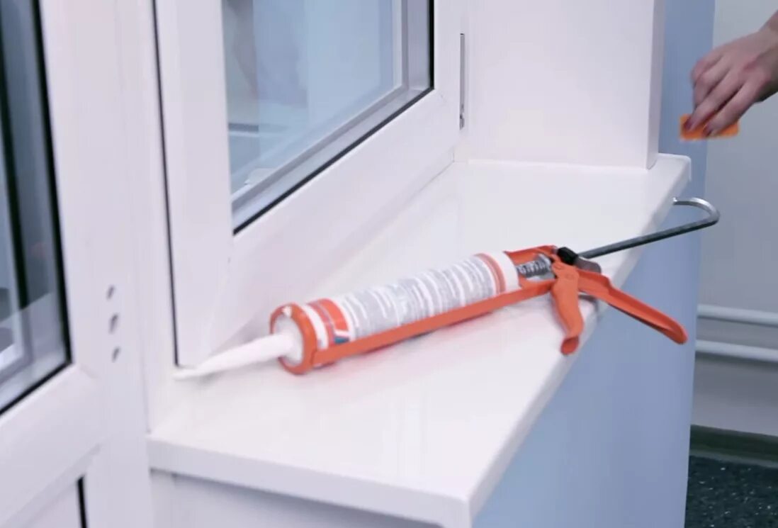 Герметик пластиковых откосов. Герметик для пластиковых окон cosmofen. Cosmofen жидкий пластик для окон. Герметик пластиковых откосов. Герметик пластиковых откосов.