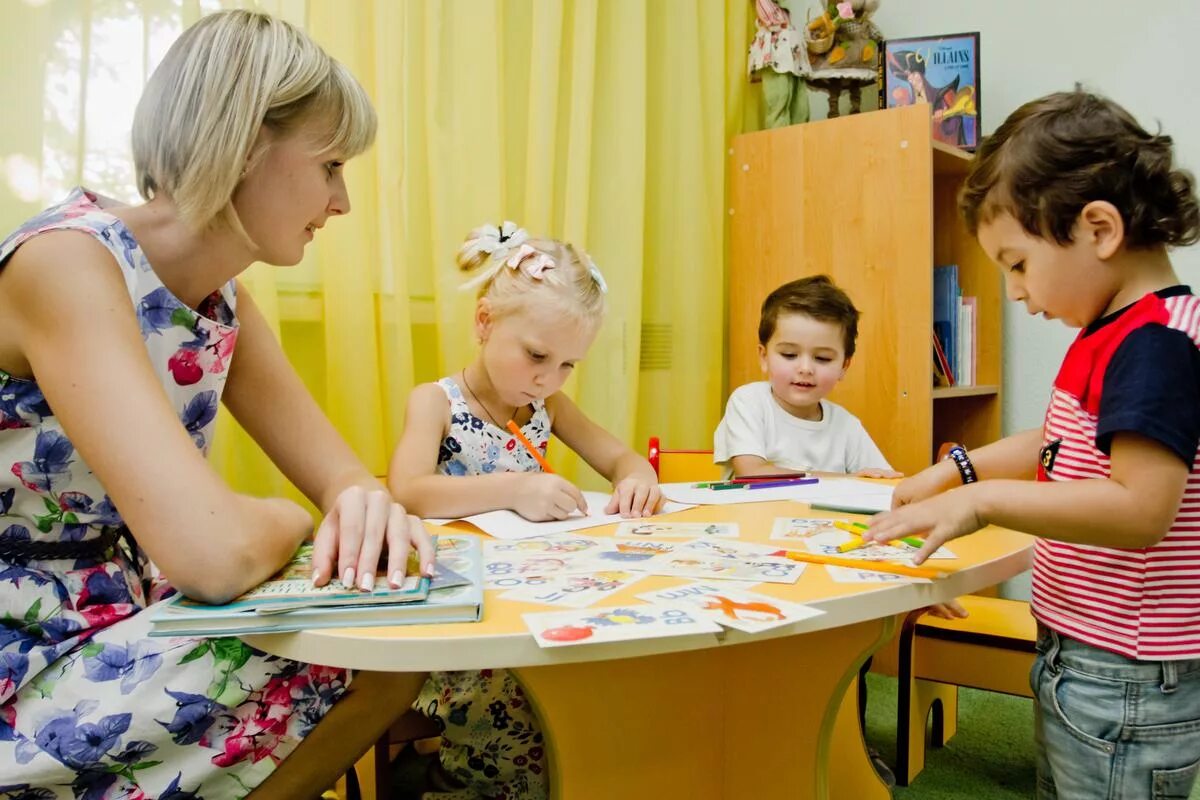 Занятия в садике. Занятия для детей. Дети в детском саду. Дети на занятии в детском саду. Садик перед школой