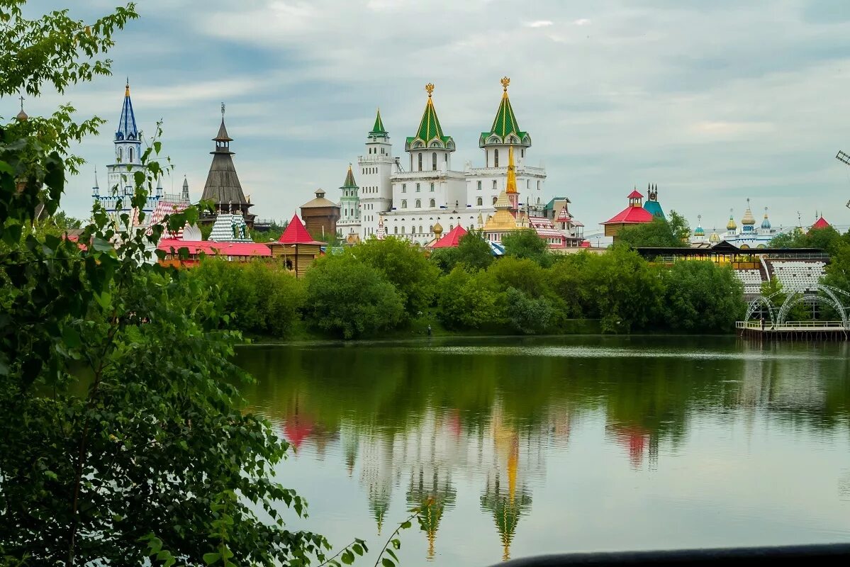 Природно исторический музей. Измайловский парк Кремль. Измайловский парк Измайлово. Измайловский парк Москва летом. Природно-исторический парк Измайлово.