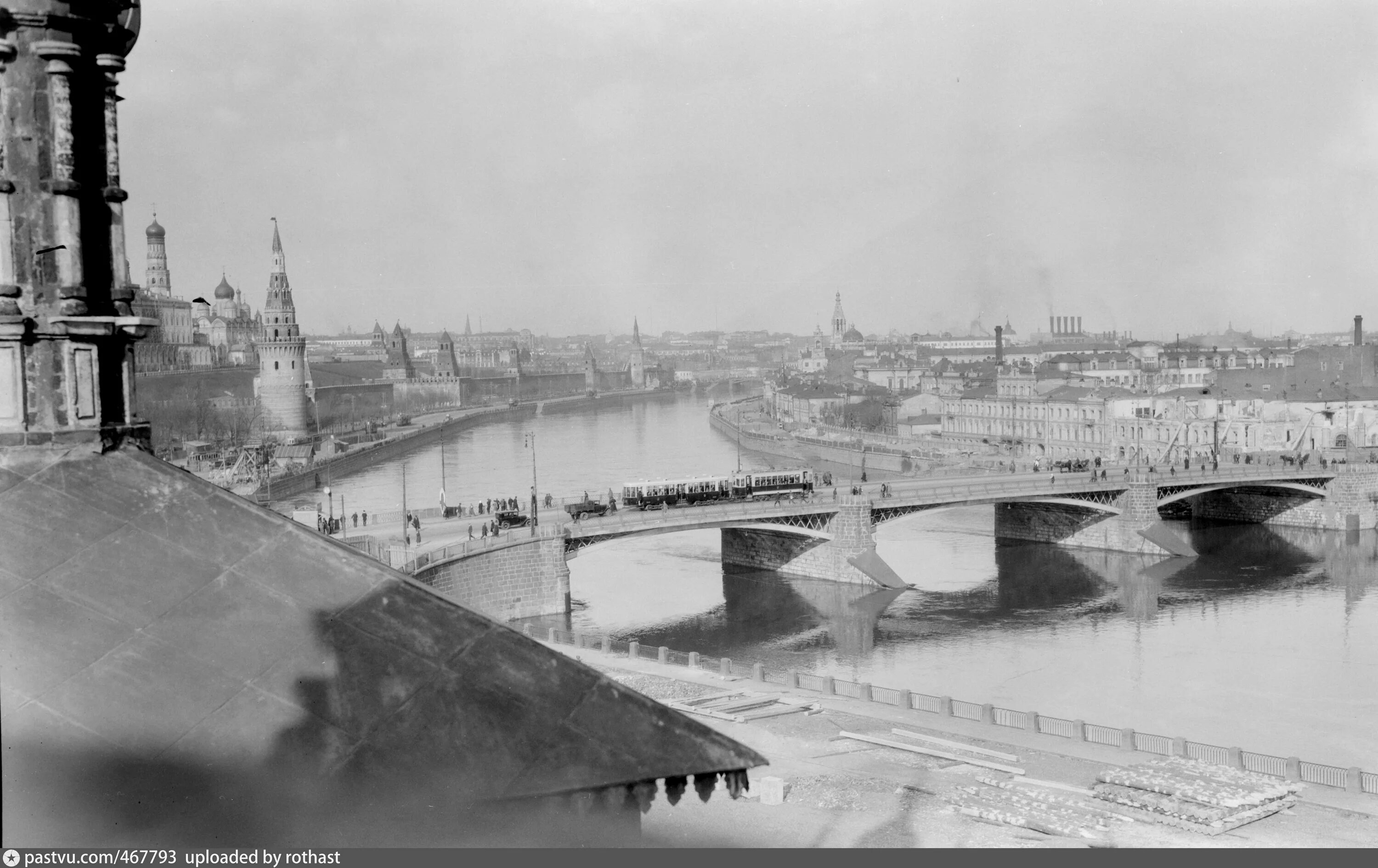 Каменный мост 1943. Большой каменный мост 1938. Большой каменный мост в Москве Щуко. Москва большой каменный мост 1938. Старый каменный мост в Москве.