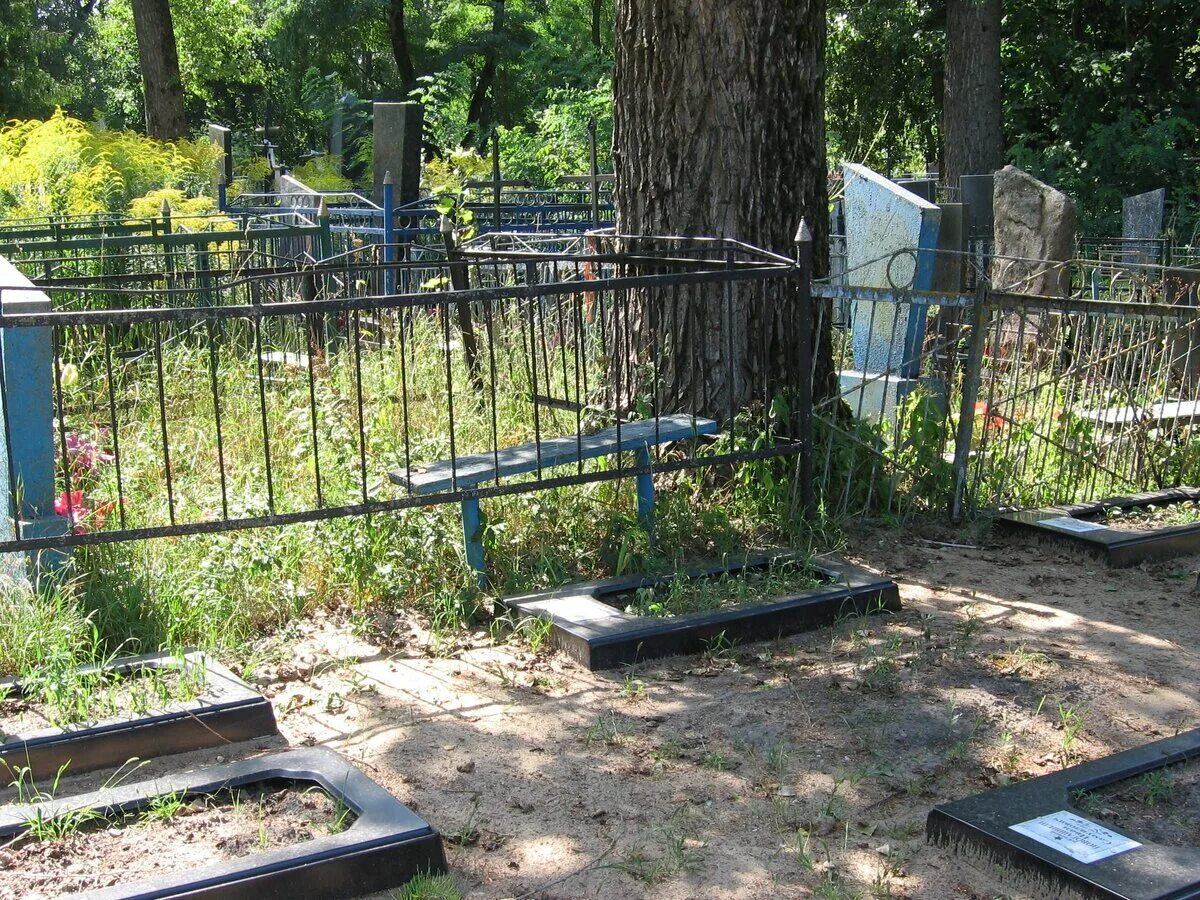 Займище клинцы кладбище. Новозыбков городское кладбище. Кладбища новозыбкова. Памятники вов. Покровское кладбище новозыбков.