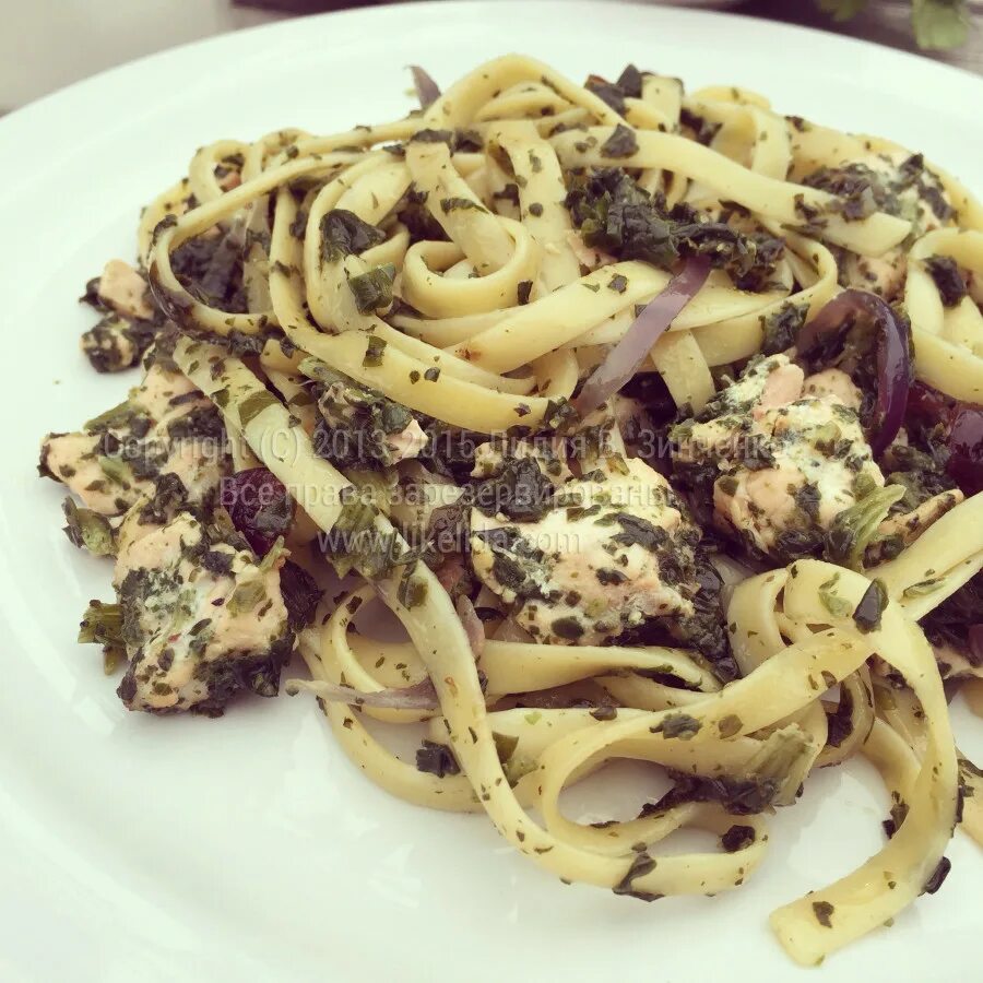 Рецепты еды простые. Черногорская паста постная hurdu. Паста алио олио с креветками. Паста с креветками. Спагетти с овощами.