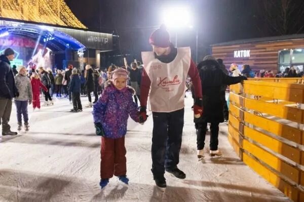 Сквер юбилейный химки. Каток в сквере юбилейный химки. Каток юбилейный химки. Каток юбилейный химки. Каток в сквере юбилейный химки.