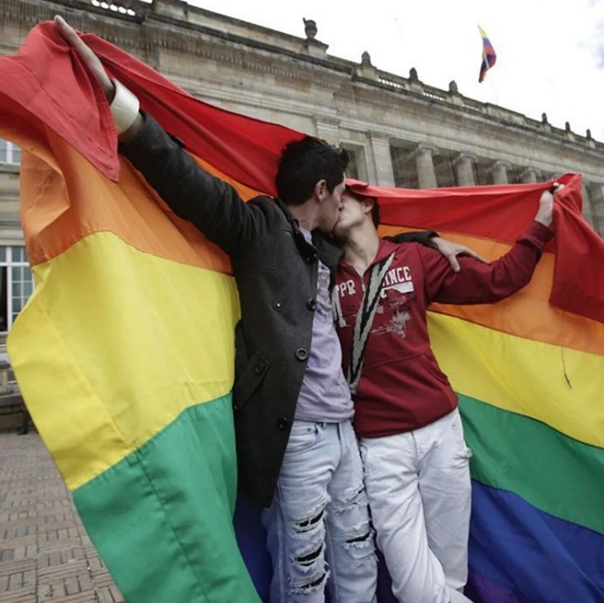 Флаг однополых браков.