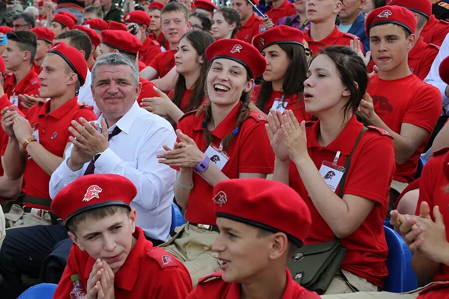 Богданов сергей юнармия. Форма юнармии. Юнармия. Юнармия выступления. Юнармия татарстан татарстан.