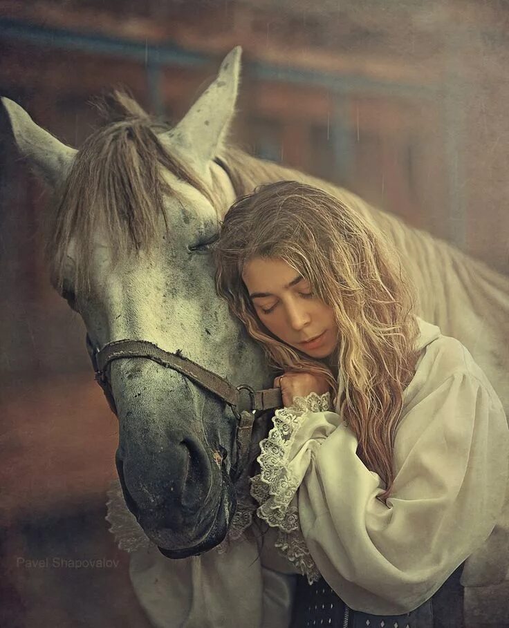 Кони сказки девочку. Девушка с лошадью. Девочка на лошади.