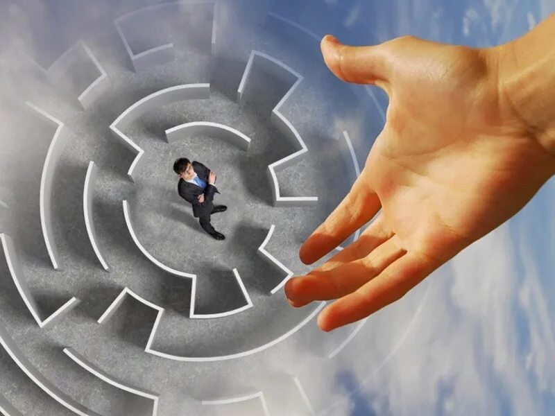 Кризис идей. Кризис помощь. Человек в лабиринте. Кризис это в экономике. Кризис среднего возраста в психологии.