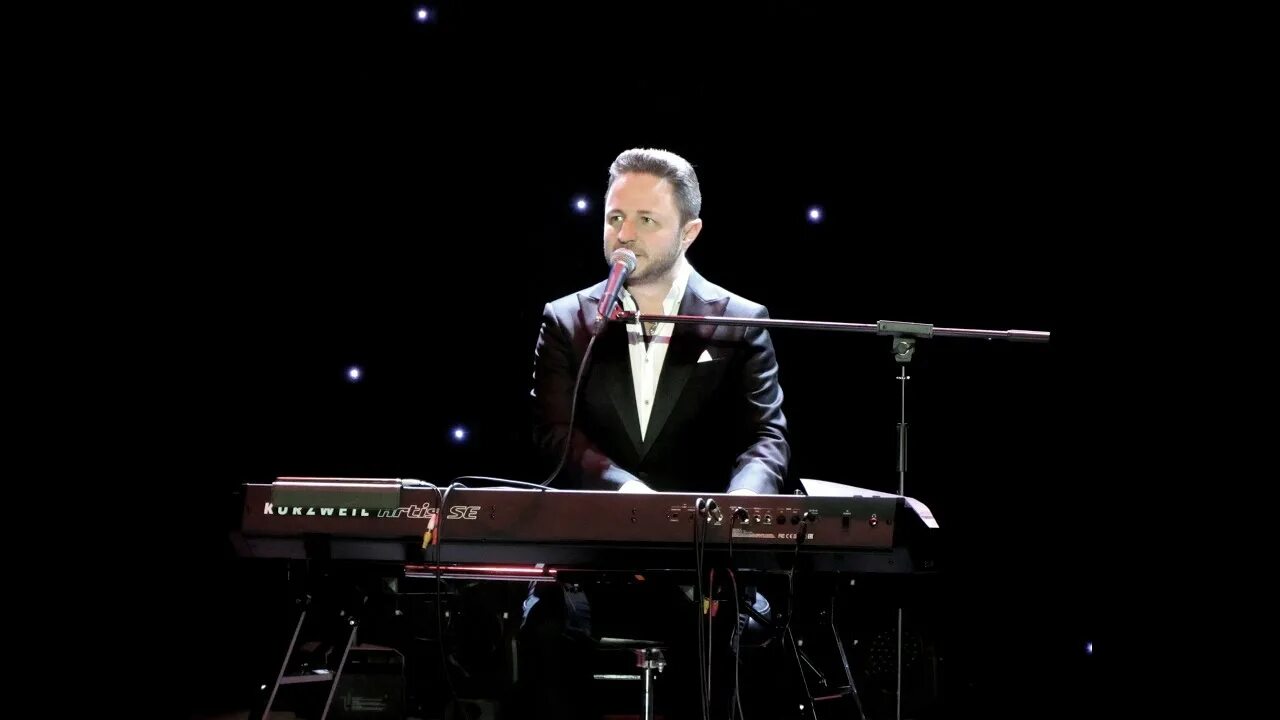 Брендон стоун ленка. Брендон стоун семья. Ленка стоун. Брендон стоун клип на песни. Ленка стоун.