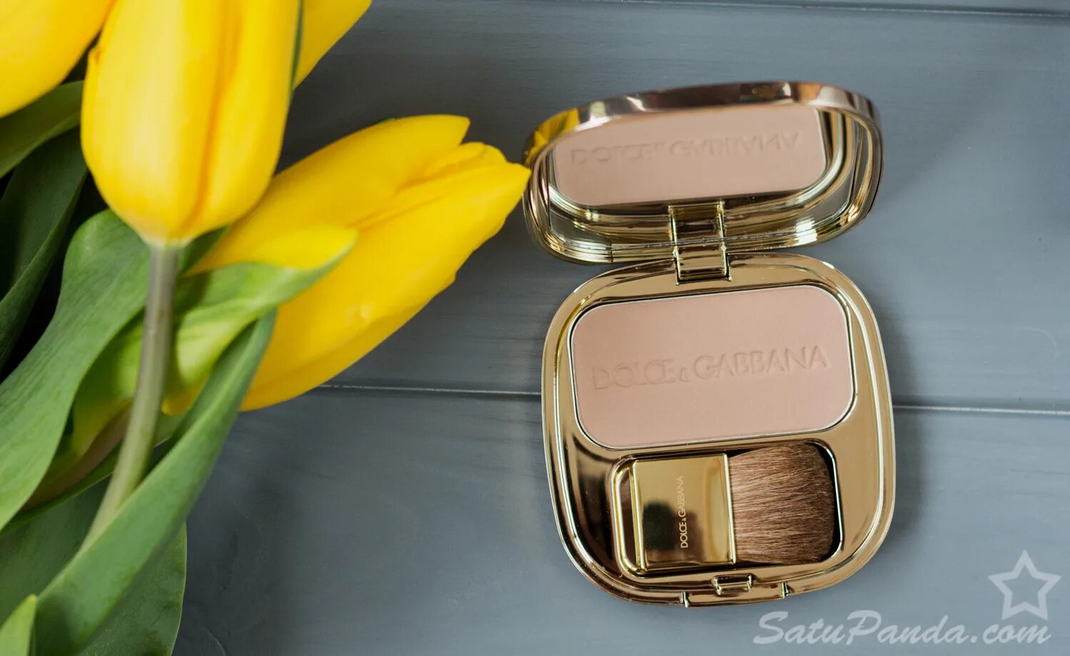 Dolce Gabbana tan 22. Скульптор Dolce Gabbana tan 22. Румяна Дольче Габбана Тан. Dolce Gabbana скульптор.