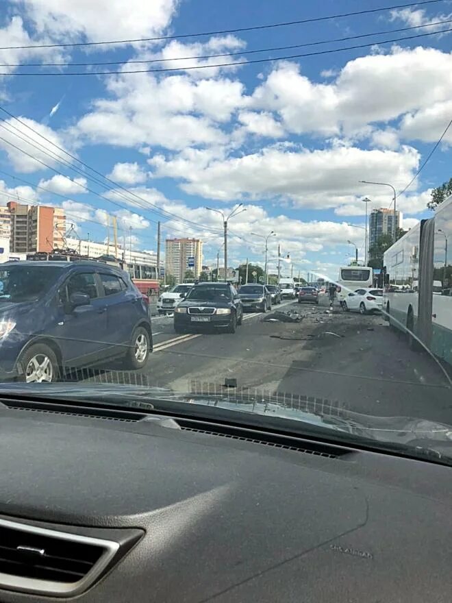Авария автобуса на стачках сегодня. Авария на пр стачек в спб сегодня. Авария на стачек сегодня вечером. Дтп сегодня в спб на стачек. Авария на стачек вчера в спб.
