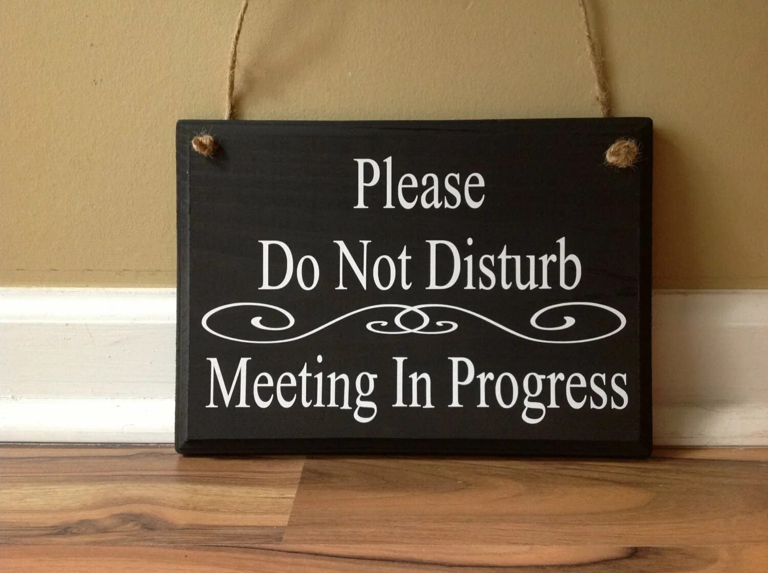 Please do not Disturb. Do not Disturb табличка. Please do not. Meeting in progress таблички. Please do not disclose