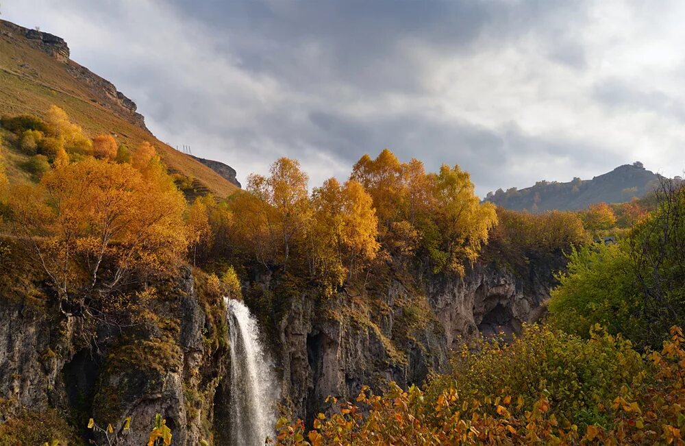 Медовые водопады в Кисловодске Кисловодск. Медовые водопады Кисловодск. Медовые водопады Кисловодск осень. Медовые водопады Кисловодск осенью. Сочи ставропольский край