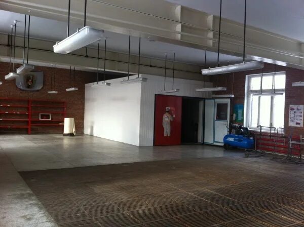 The офис. Помещение под аренду идеи. Помещение для тренинга. Сети арендуют помещения. Помещение под магазин.