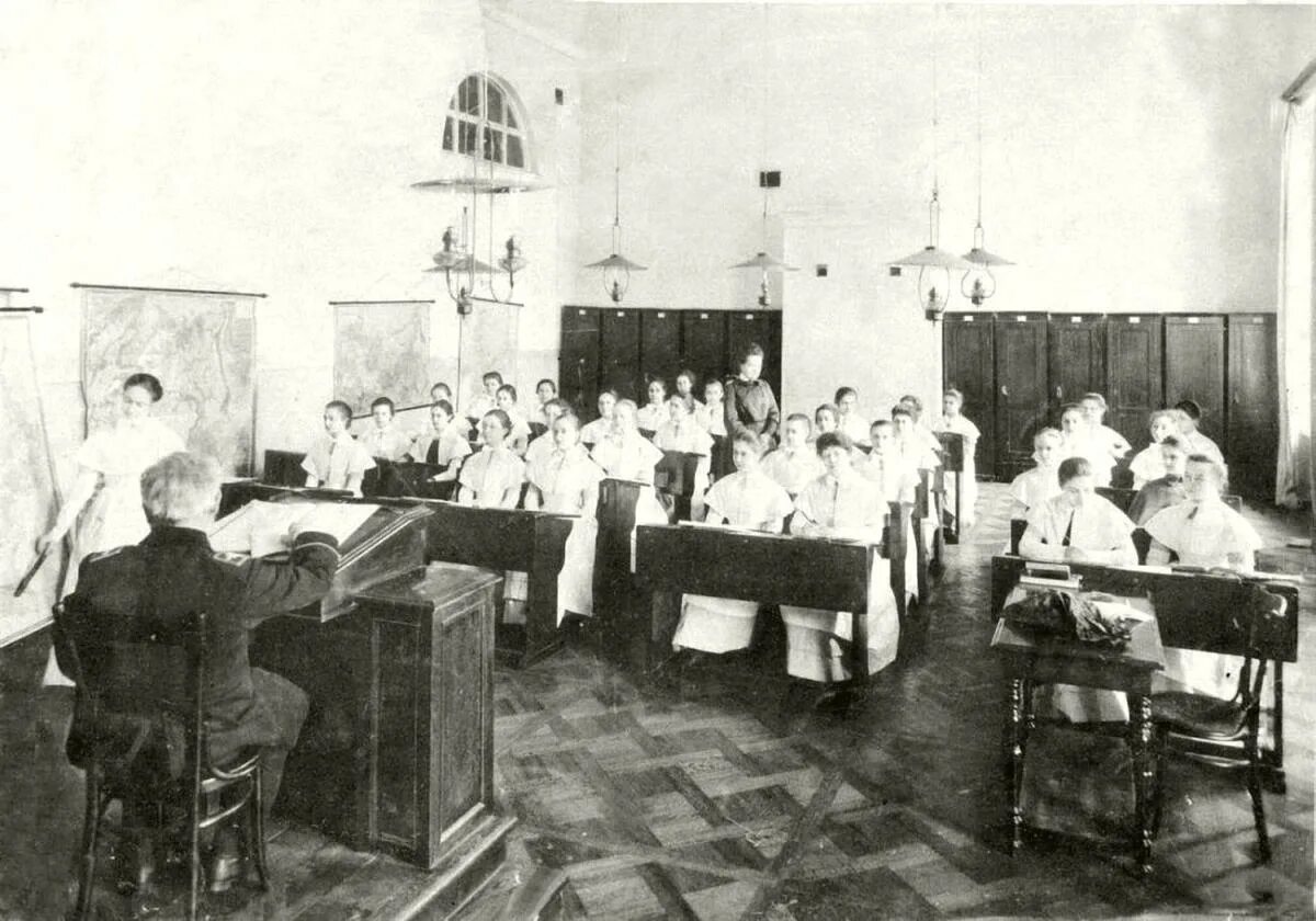 Институт благородных девиц читать. Смольный институт благородных девиц. смольный институт благородных девиц 19 век. институт благородных девиц в россии 18 век. смольный институт благородных девиц 18 век.