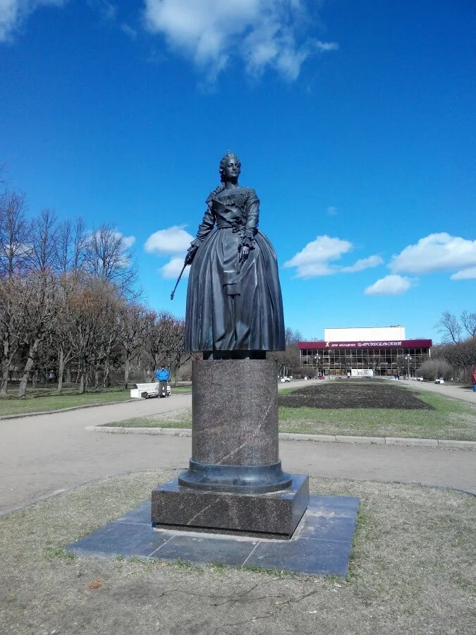 Памятники екатерине в городах. Памятник екатерине ii (цербст). Памятник екатерине в подольске. Памятник екатерине ii (краснодар). Памятник основателям одессы памятник екатерине.