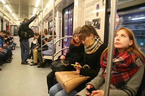 Майя спокойно ехала в метро