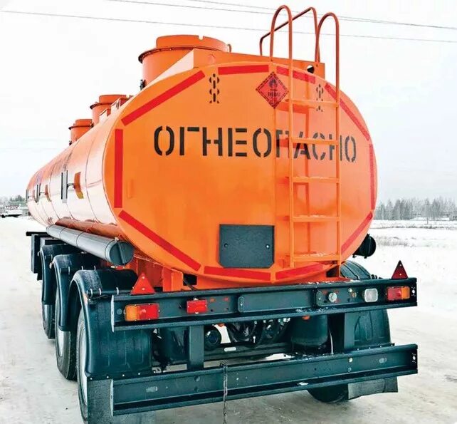 Цистерны для жидкого топлива. Эстакада налива нефтепродуктов в жд цистерны. Полуприцеп цистерна нефаз 96896. Налив нефтепродуктов в жд цистерны. Цистерна под нефтепродукты.