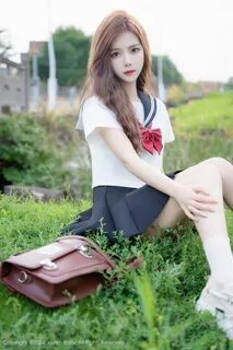 View - XiuRen 秀 人 网 - XiuRen No.8948 Pai Huang Gua Girl. 