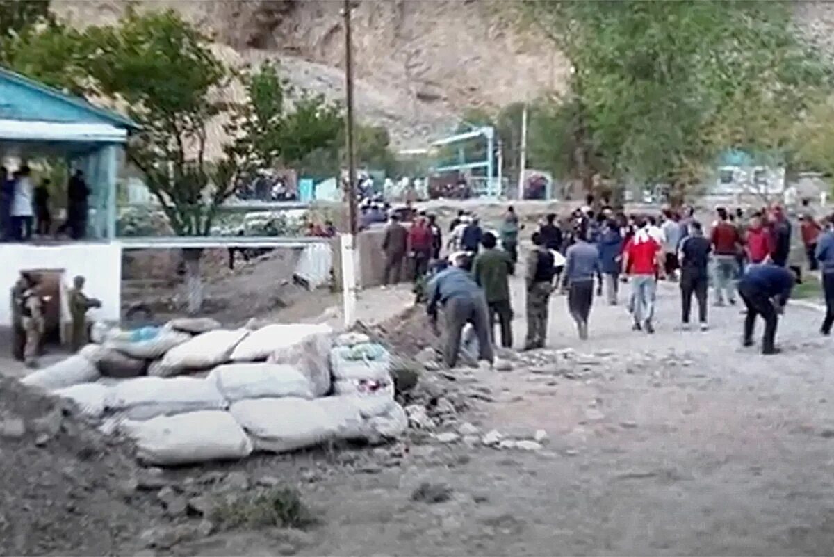 Почему в таджикистане света нету