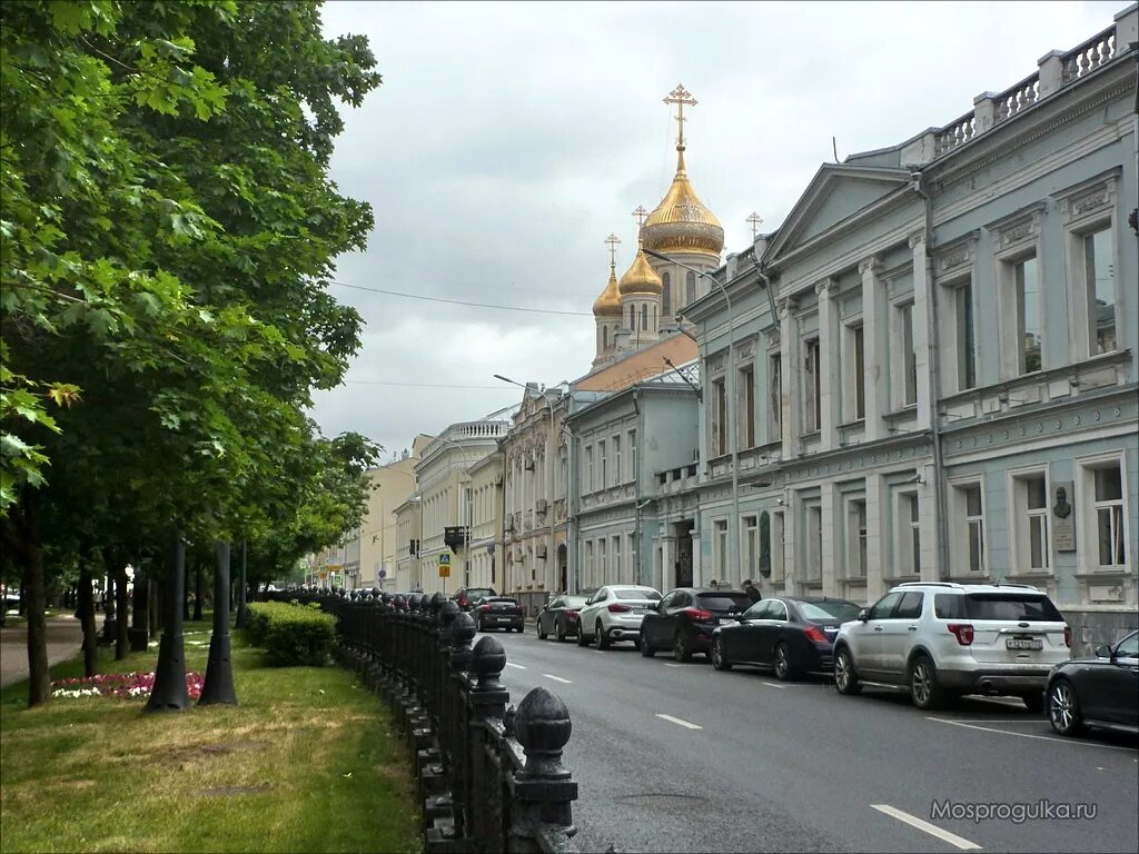 сретенский холм в москве. трубная рождественский бульвар. рождественский бульвар с высоты. рождественский бульвар москва станция метро. рождественский бульвар москва.