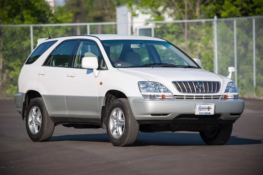 Телевизор тойота ноах 98 года. Toyota harrier 2003-2007. Тойота харриер 90. Toyota harrier 1999. Телевизор харриер 43.