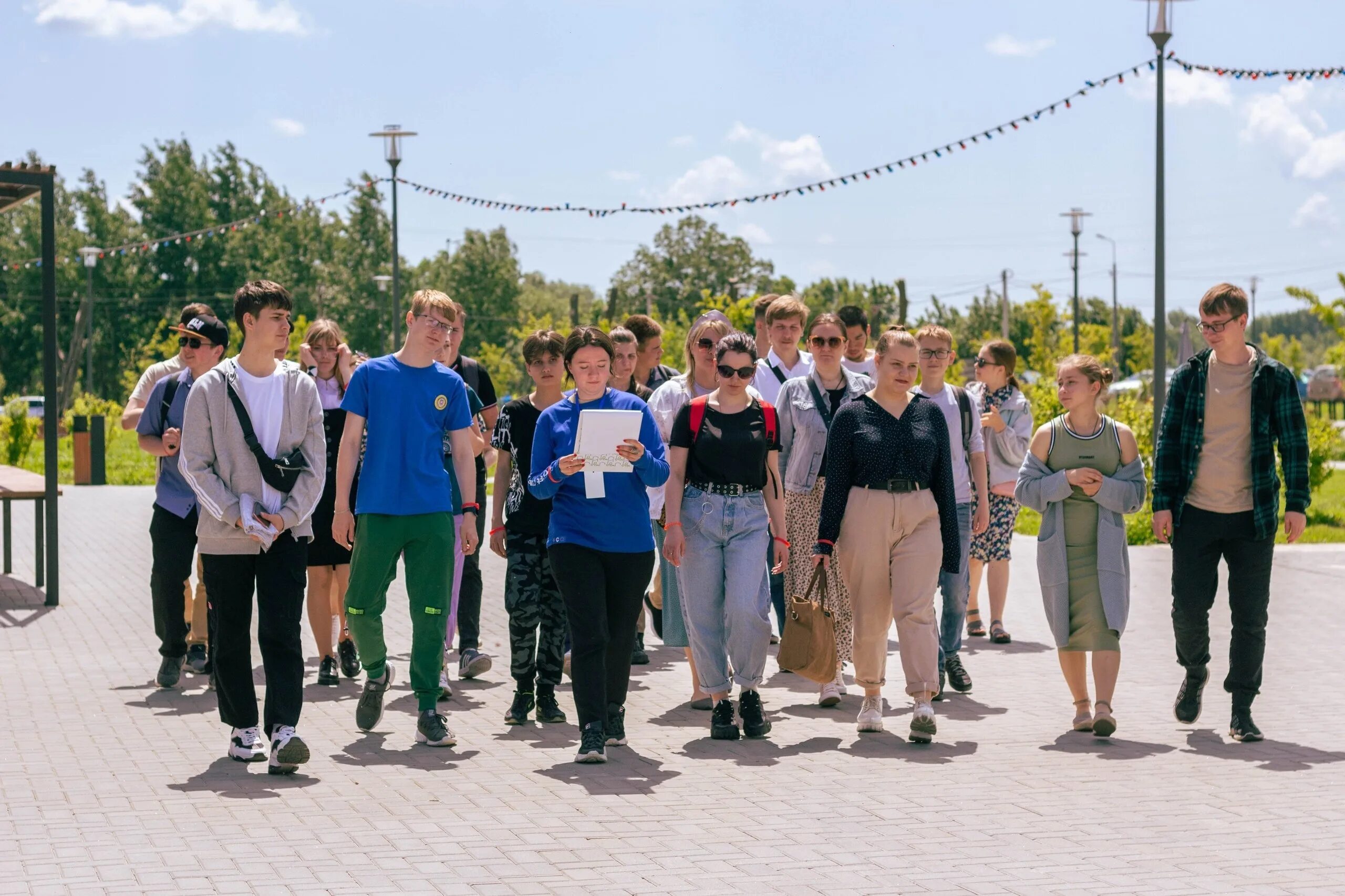 Масштабное мероприятие. Волонтерский фестиваль. Туристы в городе. Волонтеры ростовской области