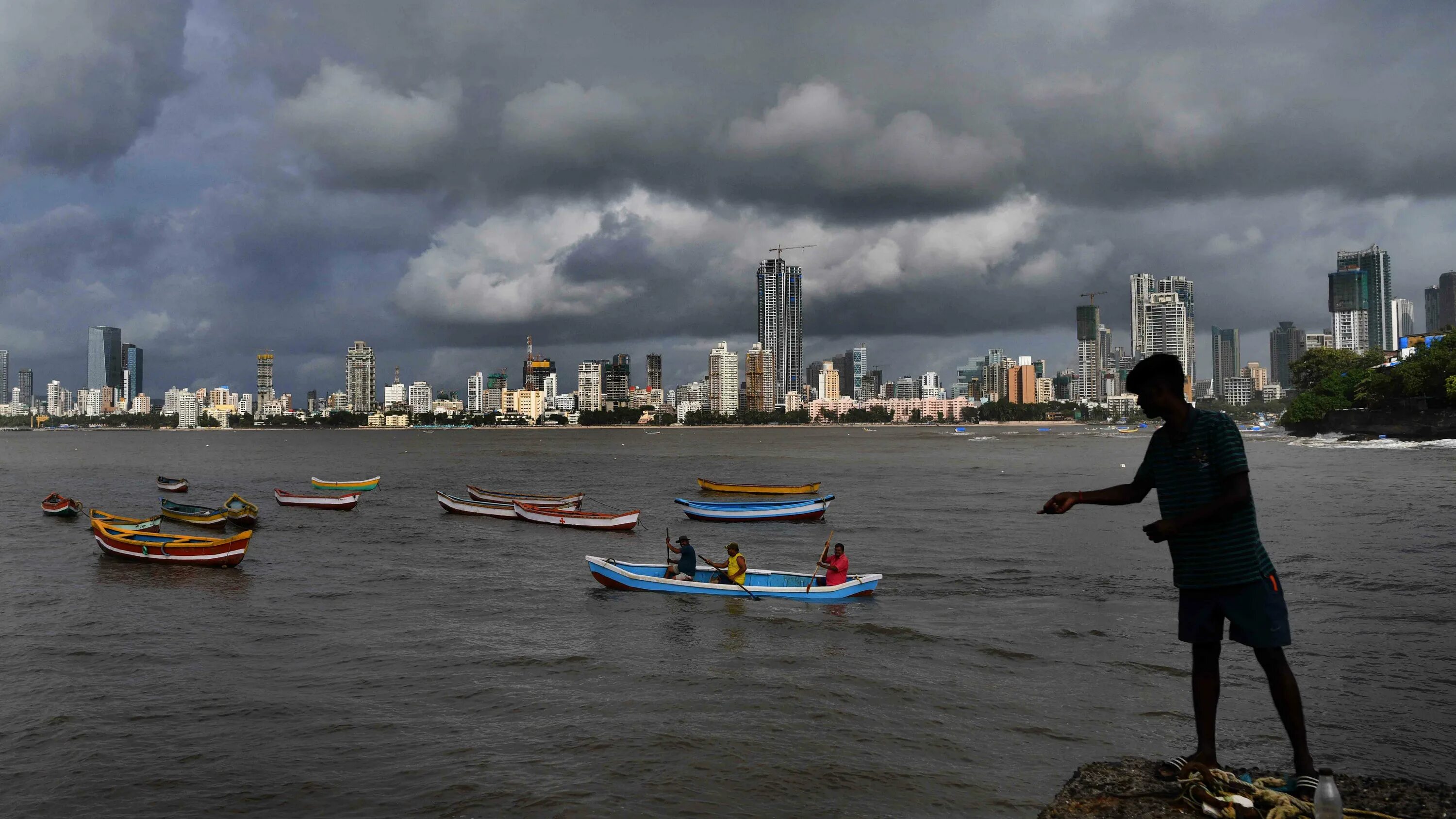 Дождь в мумбаи. Мумбаи с воздуха. Mumbai weather. Дождь в бомбее. Погода в мумбаи сейчас.