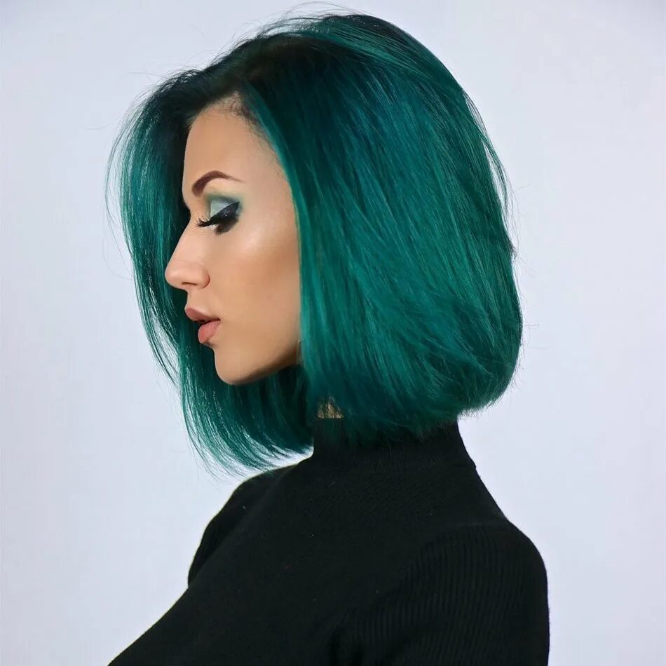 Короткая стрижка зеленые волосы. Зеленые волосы. Зеленые волосы каре. Зеленые пряди волос. Лионель тиктокерша с зелеными волосами.