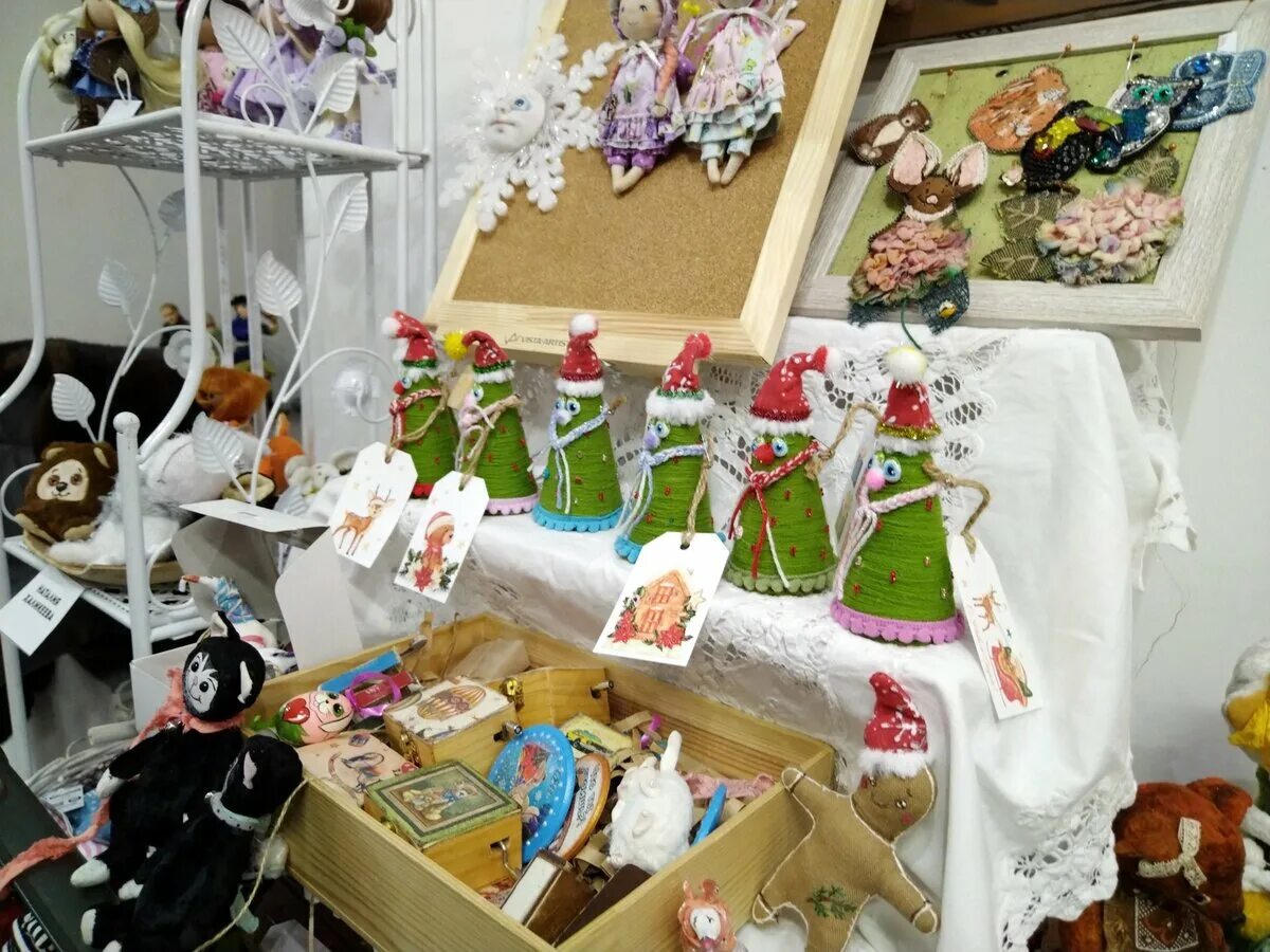 Выставка раз в два года. Измайловский кремль в новогодние праздники. измайловский дворец новый год 2025. 8 января праздник.