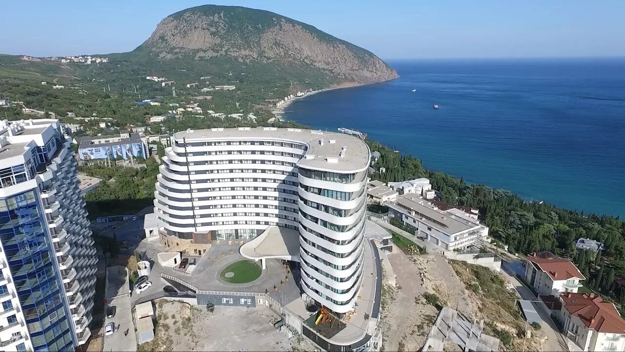 Алтей ривьера гурзуф. Отель ривьера крым гурзуф. гурзуф ривьера жк. жк гурзуф ривьера алтея. гурзуф ривьера апартаменты.