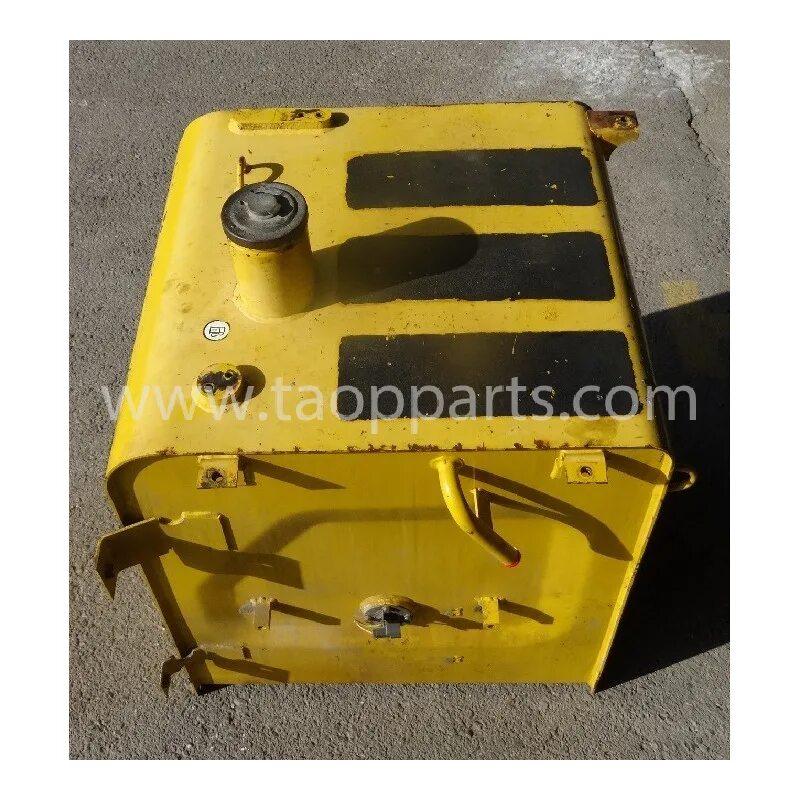 Расширительный бачок на экскаватор john deere 260. Komatsu pc 200-7 бак. Емкость топливного бака на комацу 600. Топливная система d65 komatsu. Топливный бак коматсу.