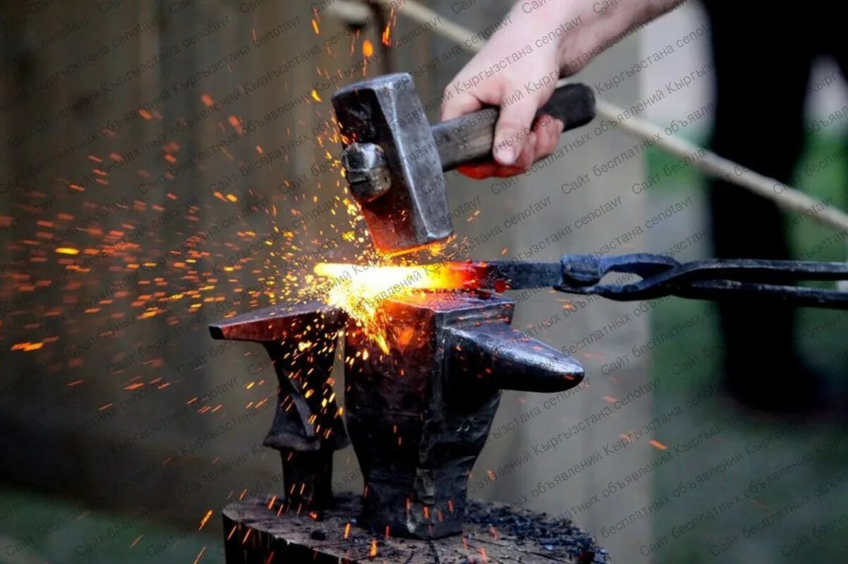 Художественная ковка металла. Арт кузница перила кованые. Ручная художественная ковка металла. Ковка работа. Ковка металла.