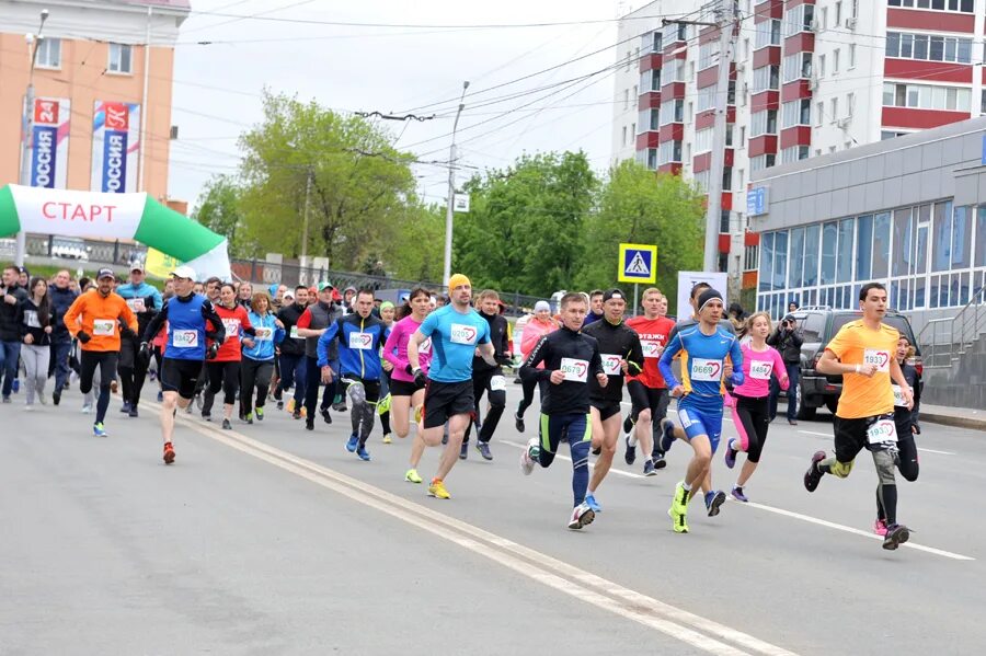 Какая сегодня в уфе. Зеленый марафон Уфа. Забег зеленый марафон. Уфимский Международный марафон. Зеленый марафон Уфа 2017.