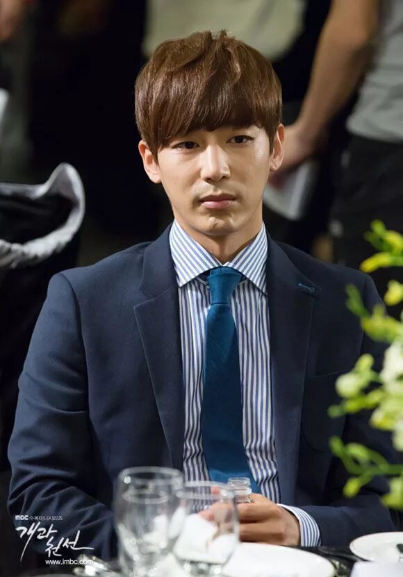Jin yi. Jin yi han. чжин и хан актер.