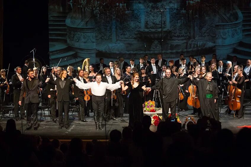 гбук мт "новая опера" им. московский театр «новая опера» имени е. театр новая опера. новая опера балкон. большой новая опера.