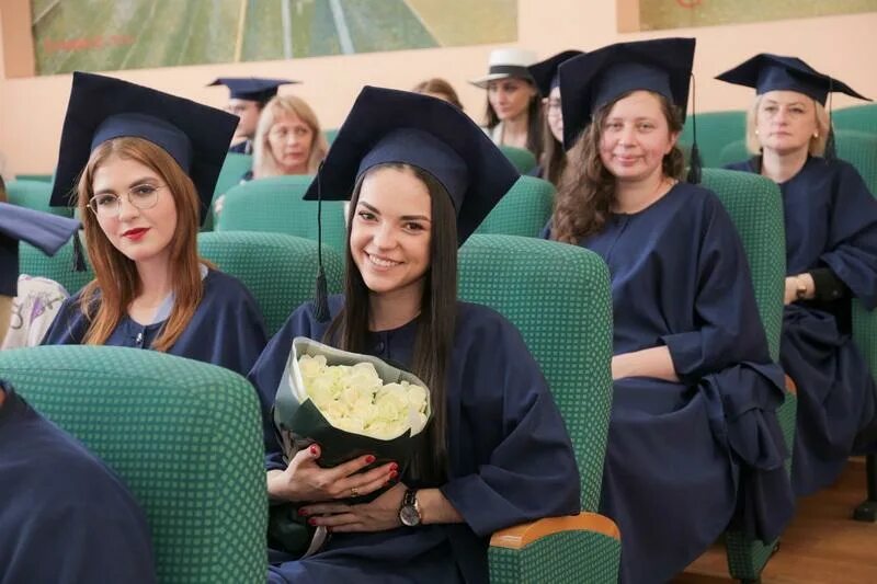 Выпускники магистры. Вручение дипломов магистратура БГПУ. Магистратура ВШЭ фэн. ВШЭ выпускной магистры. Магистратура психология государственный вуз