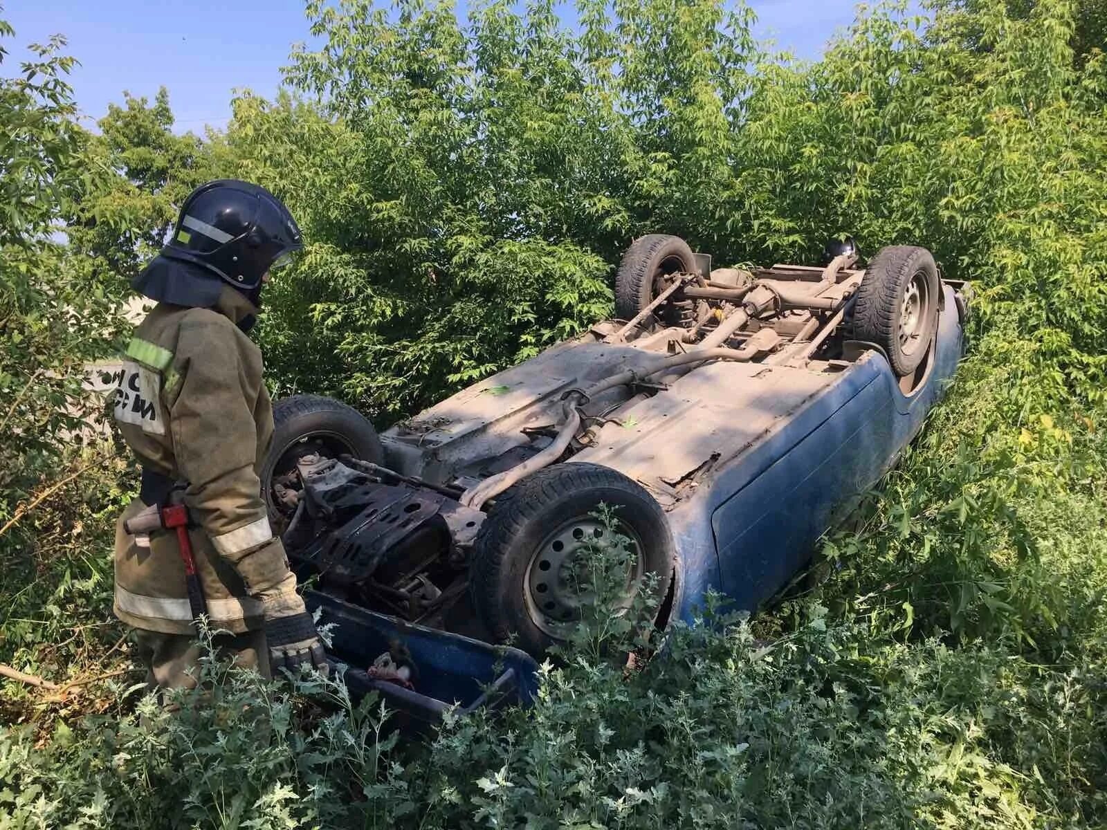 Авария в Курганской области. Легковушка МЧС. Автомобиль МЧС.