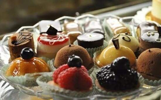 Lovely Laduree LaVieAnnRose Delicious desserts, Candy cakes, French pastries
