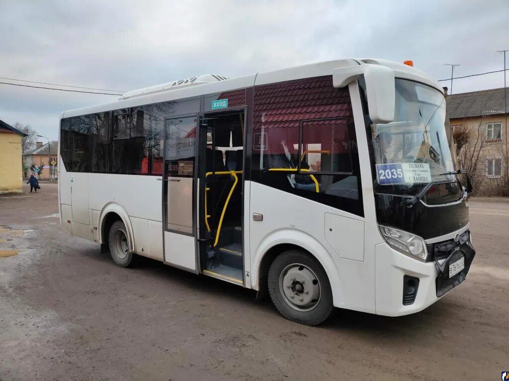 Псков гдов автобус. Маршрутка гдов псков. Автобус псков гдов. Автобус псков гдов. Автостанция гдов.