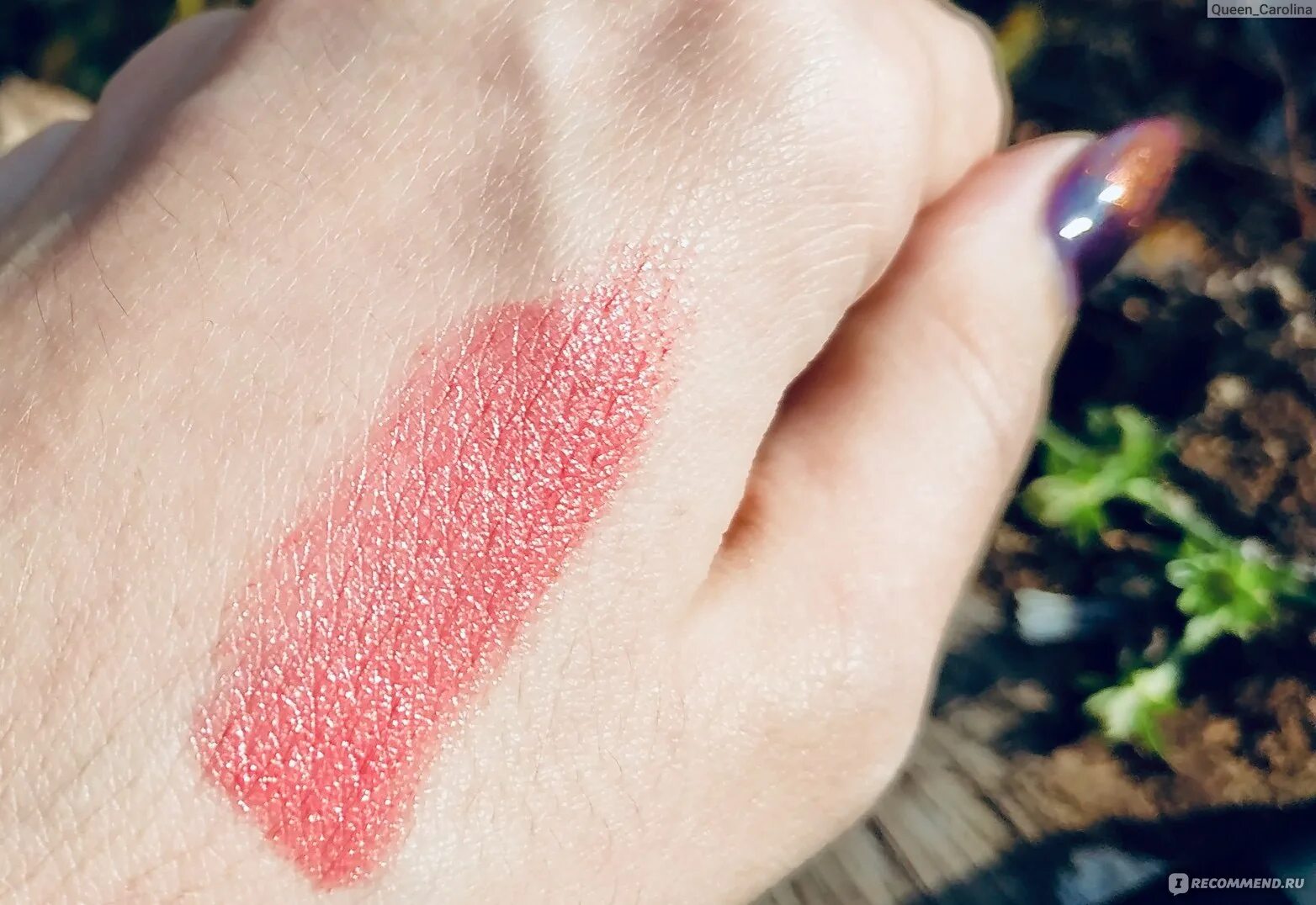 Kiko milano smart fusion lipstick 407. Kiko glossy dream 206. Kiko свотчи. Kiko milano high pigment eyeshadow 30. Kiko 3d hydra lip gloss.
