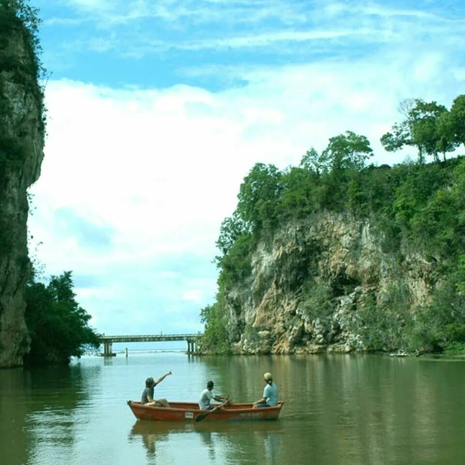 Кубинская река. Quba river. Куба река куба. Река чавон доминикана. Кубинская река.
