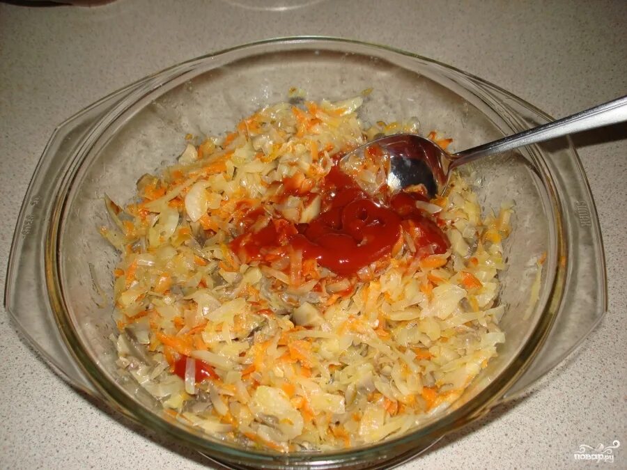 Гриб капуста. Капуста тушеная с грибами рецепты очень вкусно. Бигус с мясом. Капуста с грибами тушеная на сковороде. Капуста с грибами тушеная на сковороде.